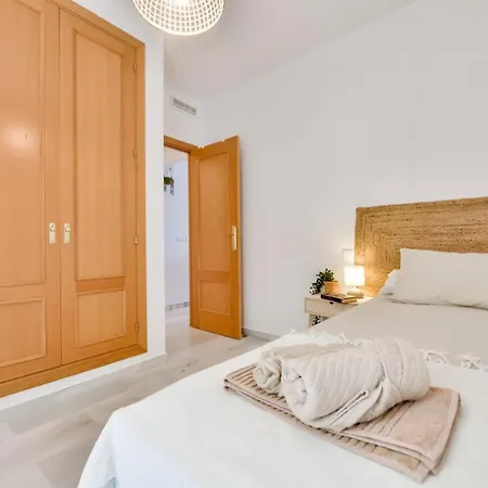 Апартаменты Modern / Quiet 3 Bdrs Flat In The Heart Of