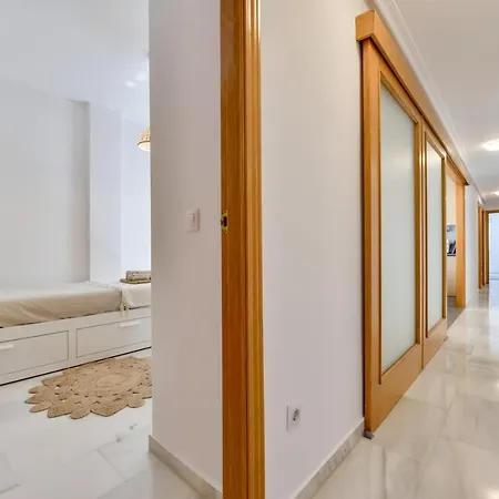 Апартаменты Modern / Quiet 3 Bdrs Flat In The Heart Of *